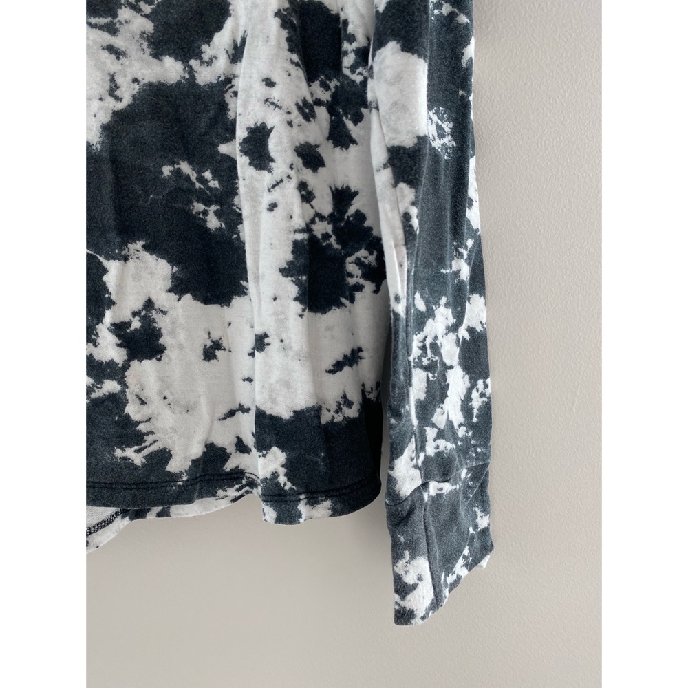 Betsy Johnson Tie-dye Top - Picture 4 of 11